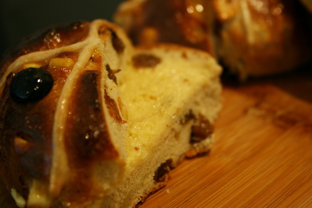 Saffron-Hot-Cross-Buns-11-1024x683